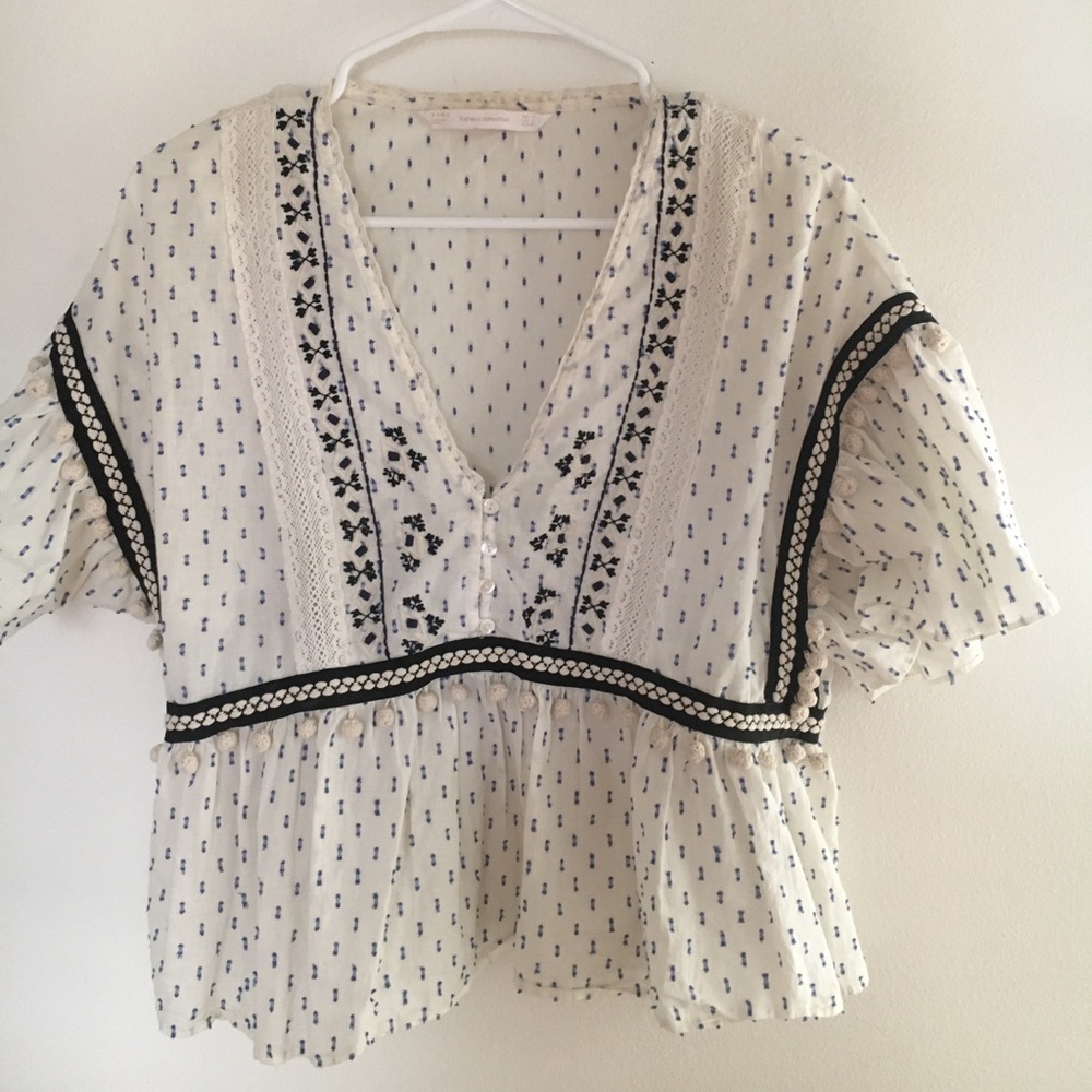 White pattern flowy top